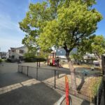 隣接する公園