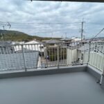 広いバルコニーからの眺望(内装)